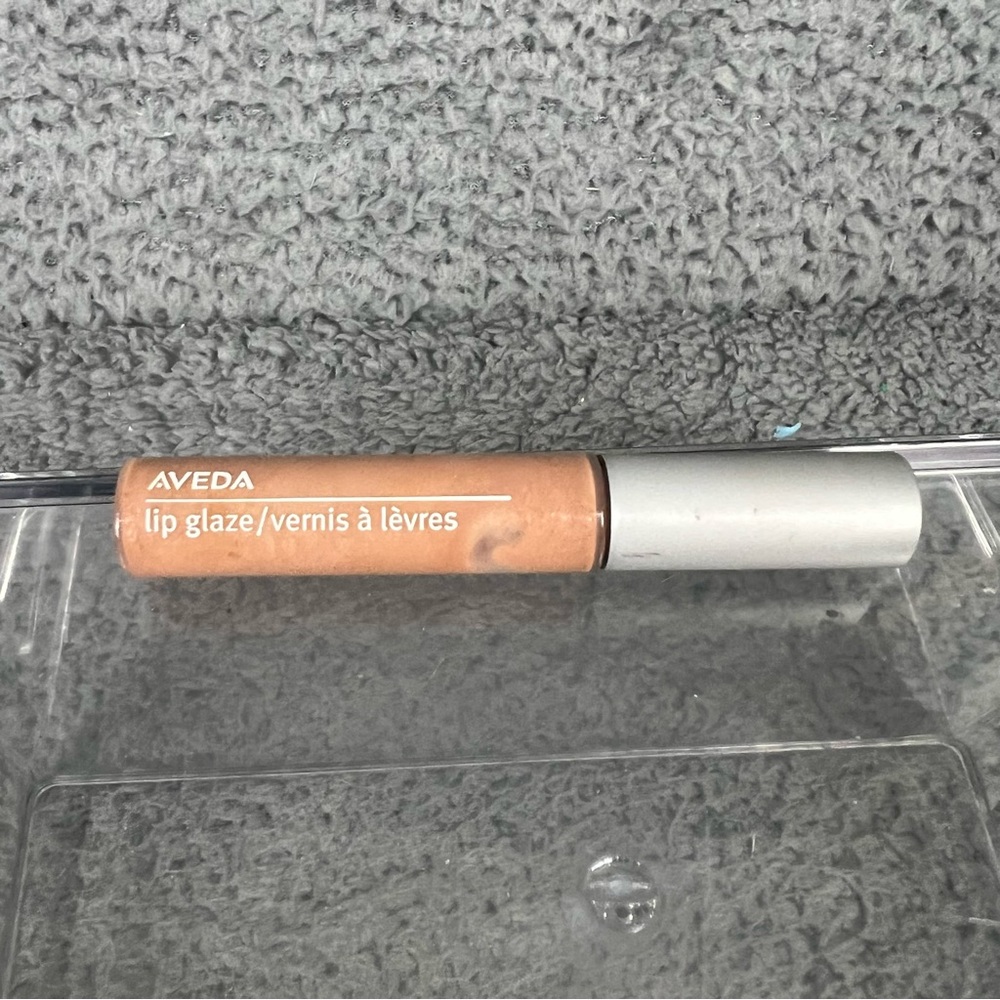 New! Aveda Lip Glaze / Gloss 680 Kamara Fruit DISCONTINUED NWOB